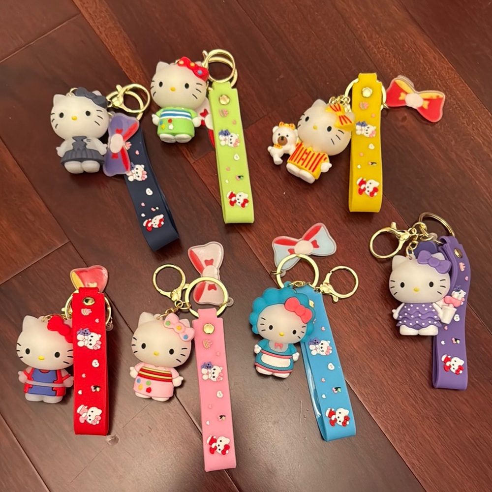 Hello Kitty Keychain Set - Multicolor